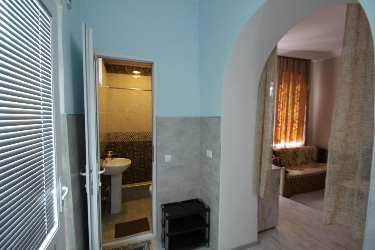 Guest House Nise Tbilisi Eksteriør bilde