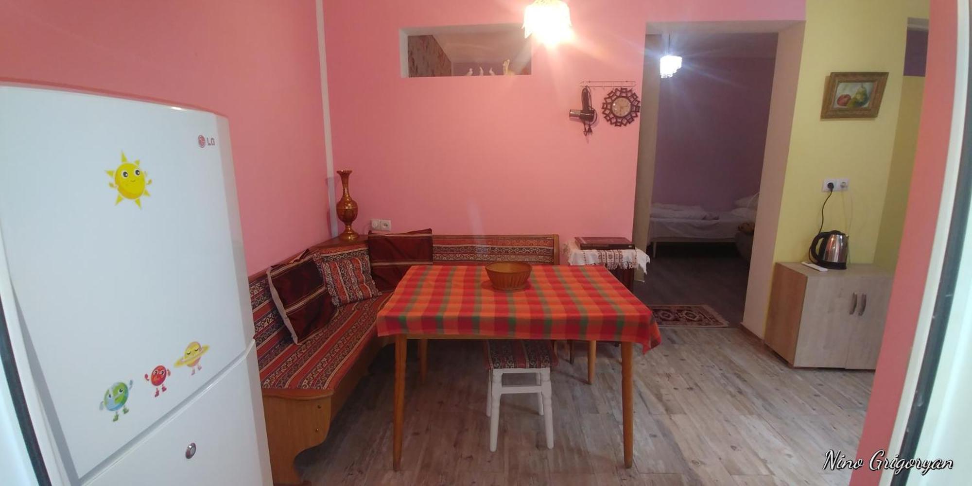 Guest House Nise Tbilisi Eksteriør bilde