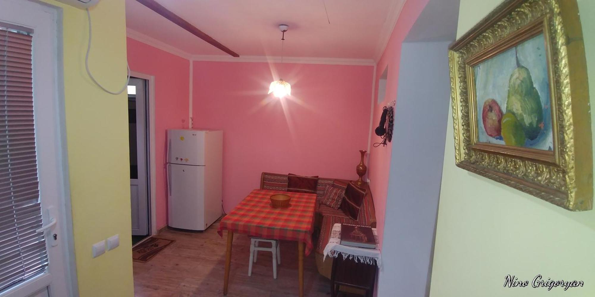 Guest House Nise Tbilisi Eksteriør bilde