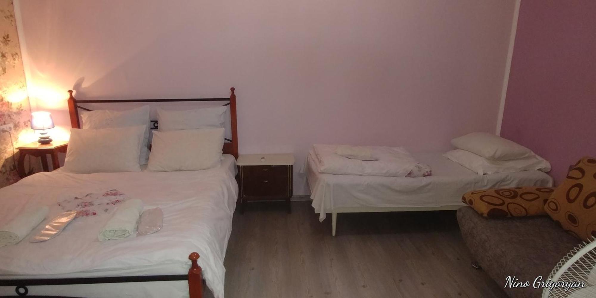 Guest House Nise Tbilisi Eksteriør bilde