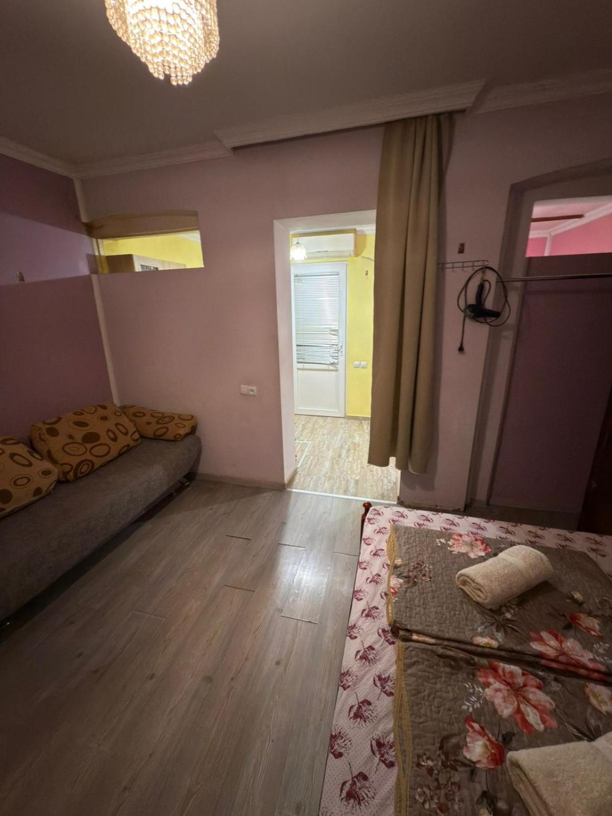 Guest House Nise Tbilisi Eksteriør bilde